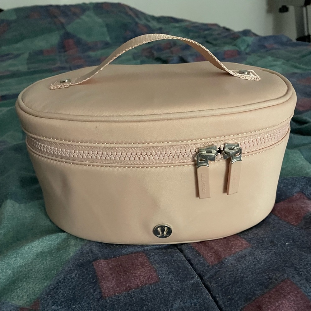 Lululemon cosmetic case in pink